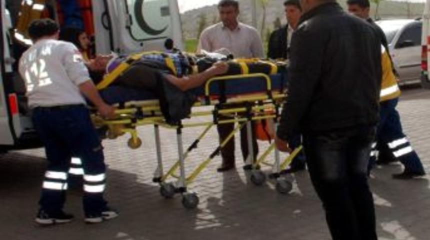 Besni&rsquo;de Trafik Kazası: 5 Yaralı