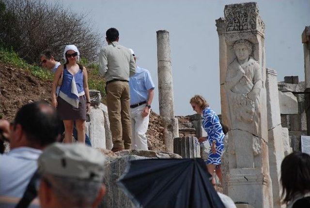 (özel Haber) Belçika Veliaht Prensi Ve Eşi İzmir’de