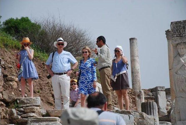 (özel Haber) Belçika Veliaht Prensi Ve Eşi İzmir’de