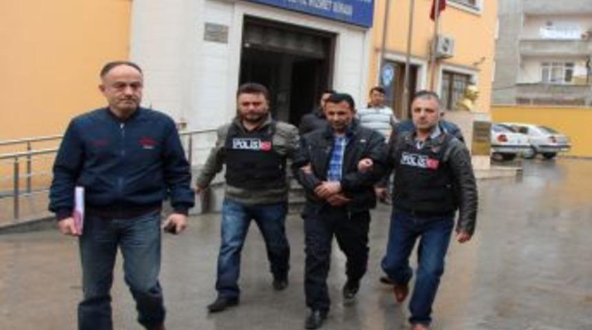 İzmir&rsquo;de Cinayet Işleyen Zanlı, İstanbul&rsquo;da Teslim Oldu