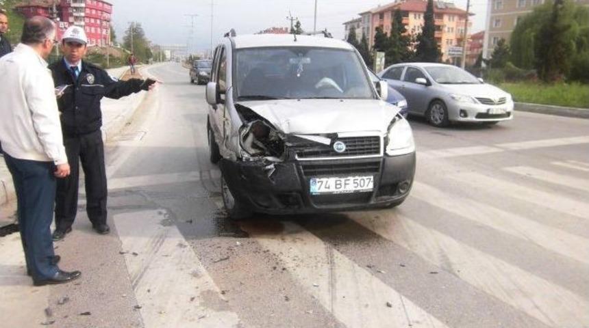 &Ccedil;atmaca Kavşağında Kaza