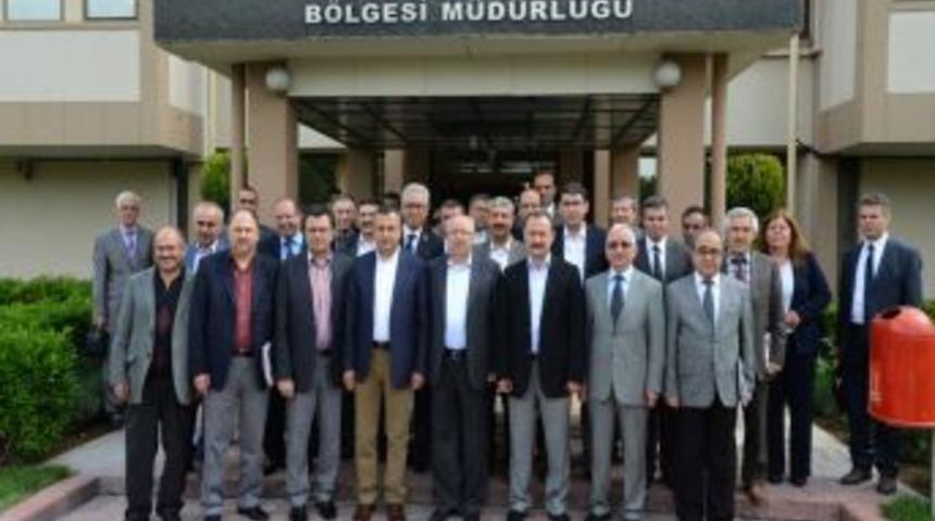 M&uuml;steşar Arslan: İthal Malların &Uuml;retiminde &Uuml;niversite Sanayici Işbirliği Yapacak