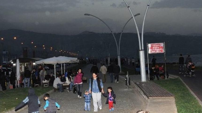 Başkan G&uuml;mr&uuml;k&ccedil;&uuml;oğlu&rsquo;ndan Gelin Ve Damada S&uuml;rpriz