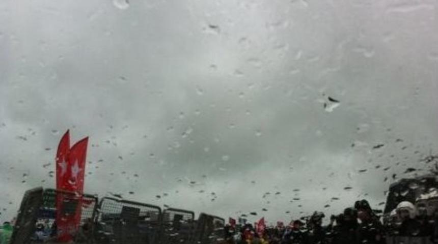 Miletvekili K&ouml;pr&uuml;l&uuml; Olayların Arasında Kaldı