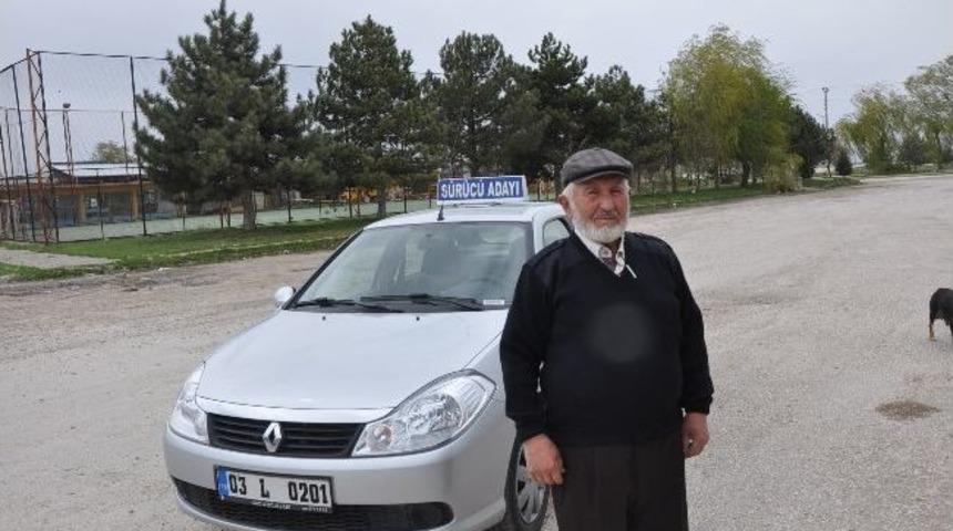 72 Yaşında Ehliyet Aldı