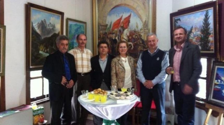 Erguvan Grubundan Tarihi K&ouml;pr&uuml;de Resim Sergisi