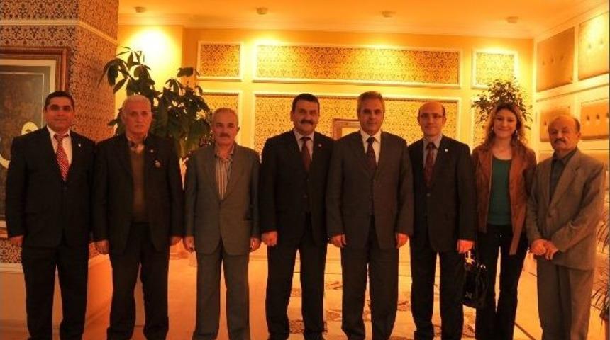 Safranbolu Emekliler Derneğinden Rekt&ouml;r Uysal'a Ziyaret