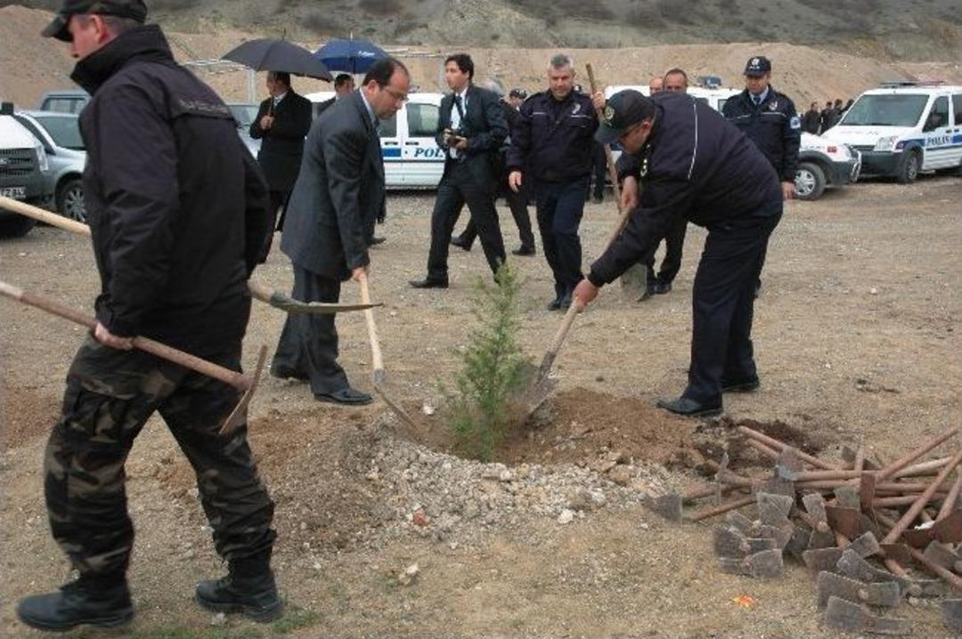 Emniyetten Kan Bağışı Ve Yeşile Destek