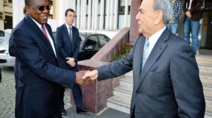 Gine Dışişleri Bakanı, Başkan Kocaoğlu&rsquo;nu Ziyaret Etti