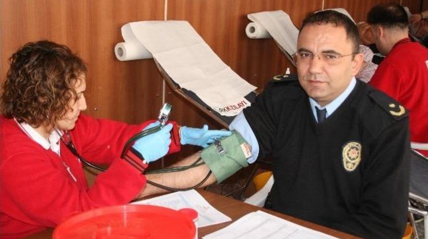 Sandıklı Polisi Kan Bağışında Bulundu