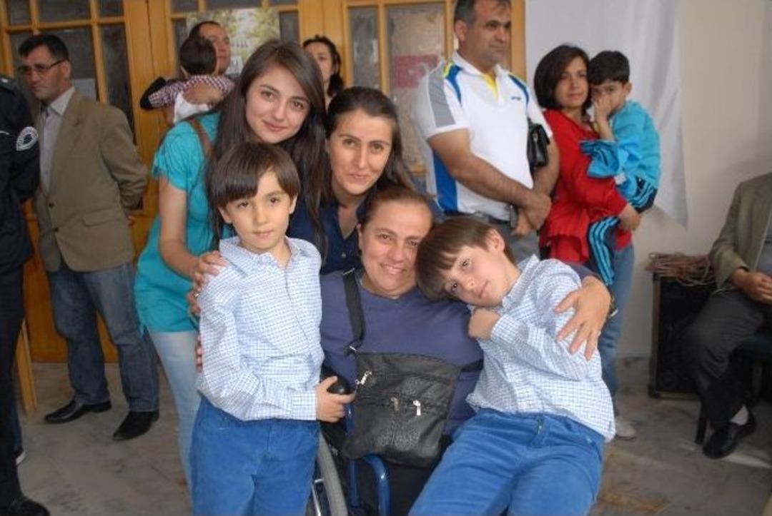 Minik Sporcular &Ouml;d&uuml;llendirildi