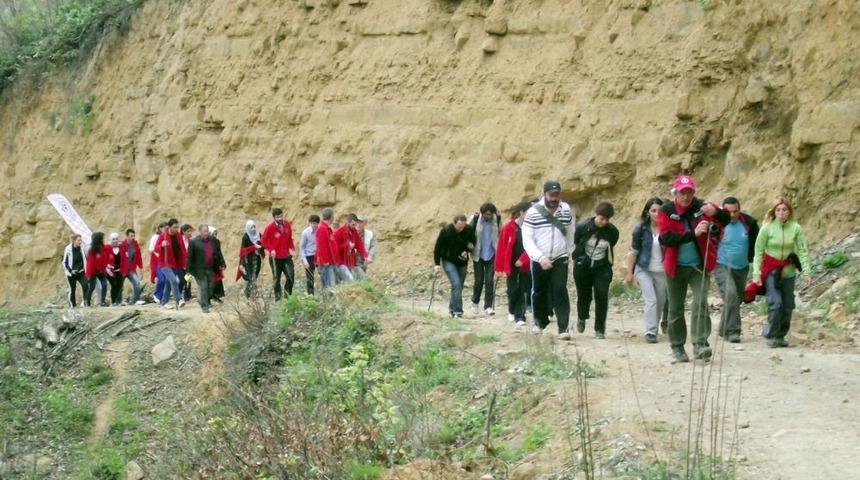 Ke&ccedil;ilerin Boynuzuna &Ccedil;ıra Bağlayıp Yakarak D&uuml;şmanı Ka&ccedil;ıran &Ccedil;oban Anıldı