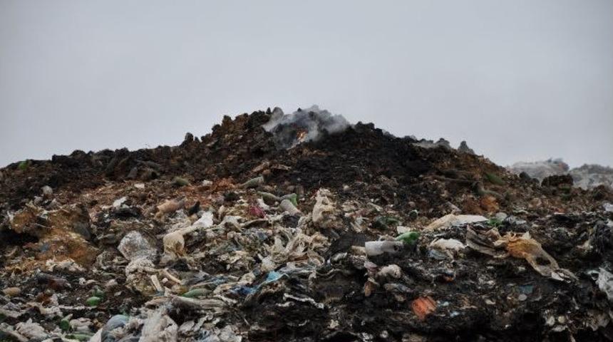 Sinop'taki Eski &Ccedil;&ouml;pl&uuml;k Tehlike Sa&ccedil;ıyor