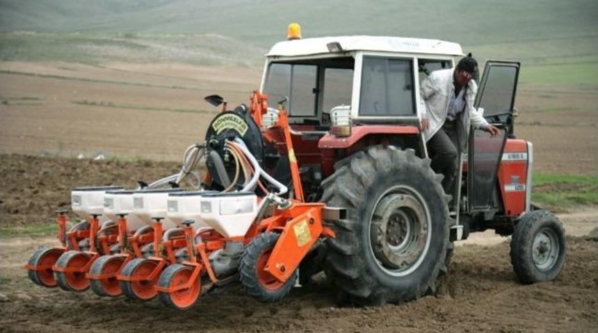 İlk Pancar Tohumu Toprağa D&uuml;şt&uuml;