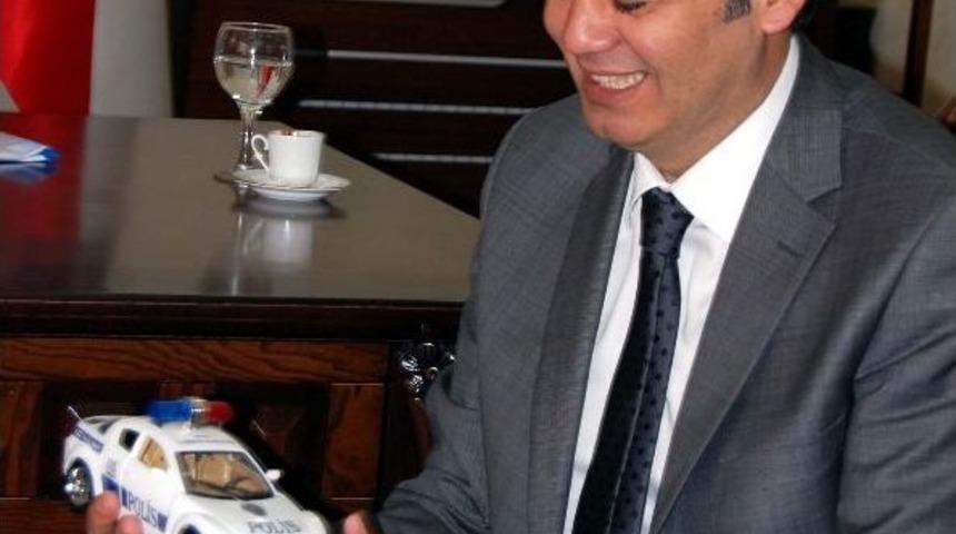 Polis Haftası&rsquo;na &Ouml;zel Oyuncak Arabalar