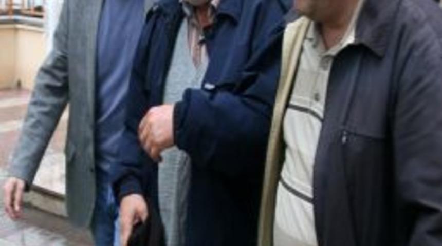 Su&rsquo;dan Tartışmada Emekli Polis Tetiğe Bastı, Bir Kişi Yaralandı