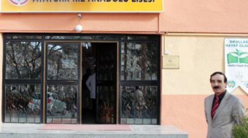 Uyurken Kalp Krizi Ge&ccedil;iren Okul M&uuml;d&uuml;r&uuml; Hayatını Kaybetti