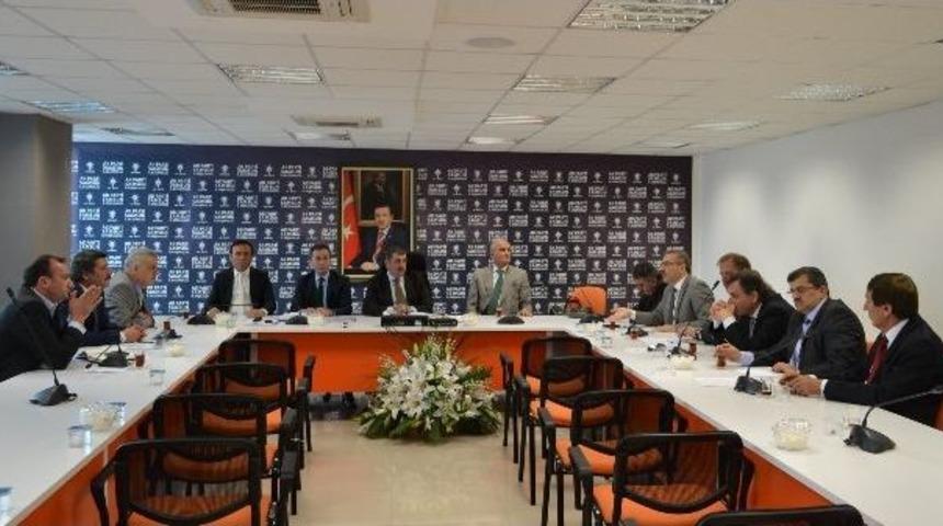 Ak Parti&rsquo;de Grup Toplantısı