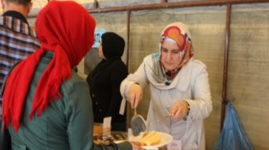 Cizre’de Fakir Öğrenciler Için Düzenlenen Kermese Büyük Ilgi