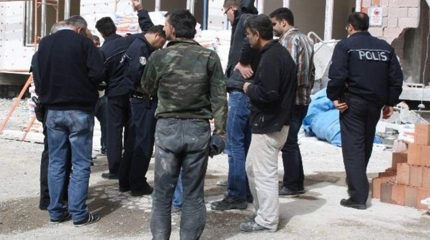 9. Kattan D&uuml;şen İş&ccedil;i Hayatını Kaybetti