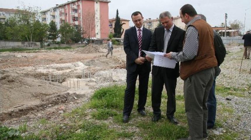 Başkan Dişli Kapalı Pazarı Gezdi