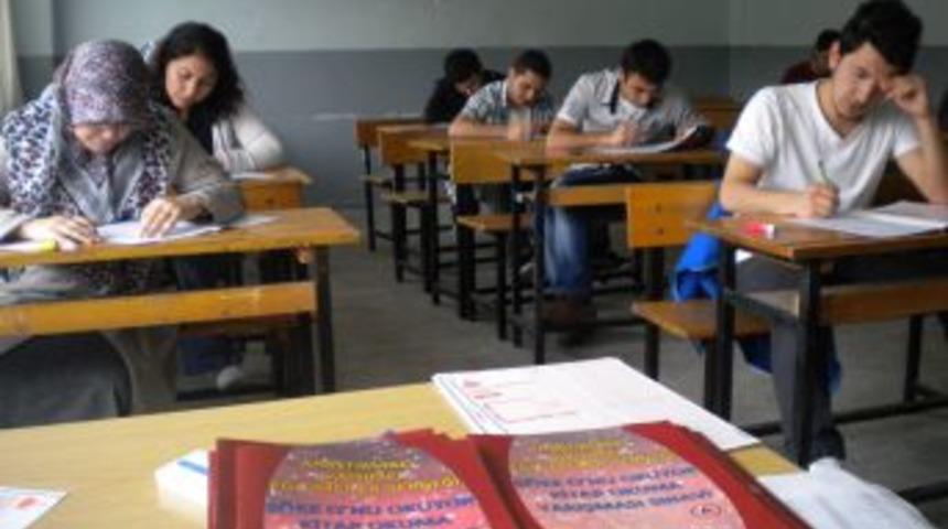 S&ouml;ke O'nu Okuyor Yarışmasında Bin 500 Kişi Ter D&ouml;kt&uuml;