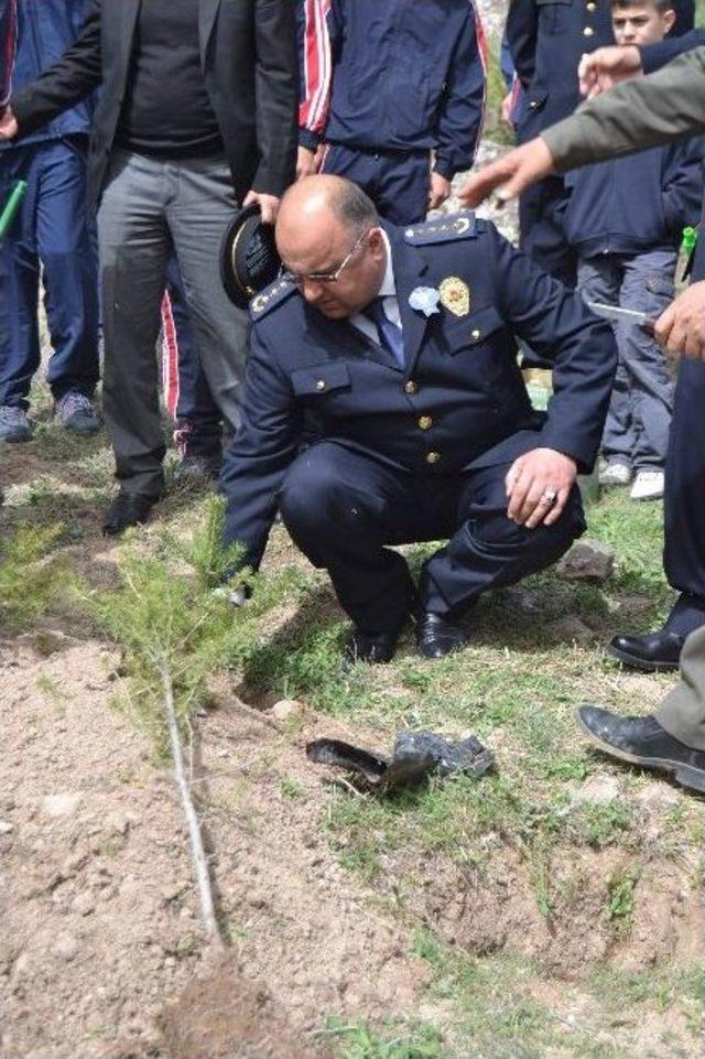 Emniyet Teşkilatından Doğaya 200 Fidan 1