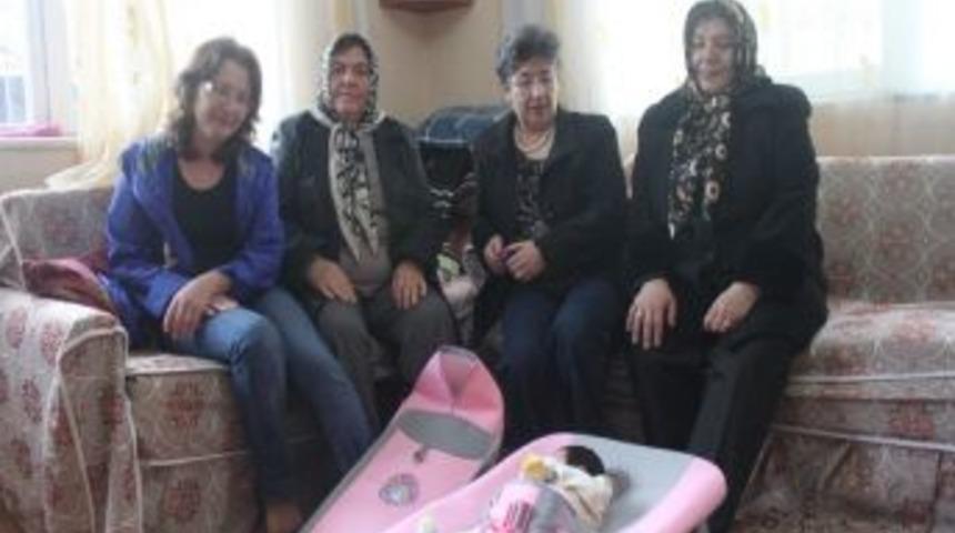 Dinar Belediyesi'nden &lsquo;hoş Geldin Bebek&rsquo; Kampanyası