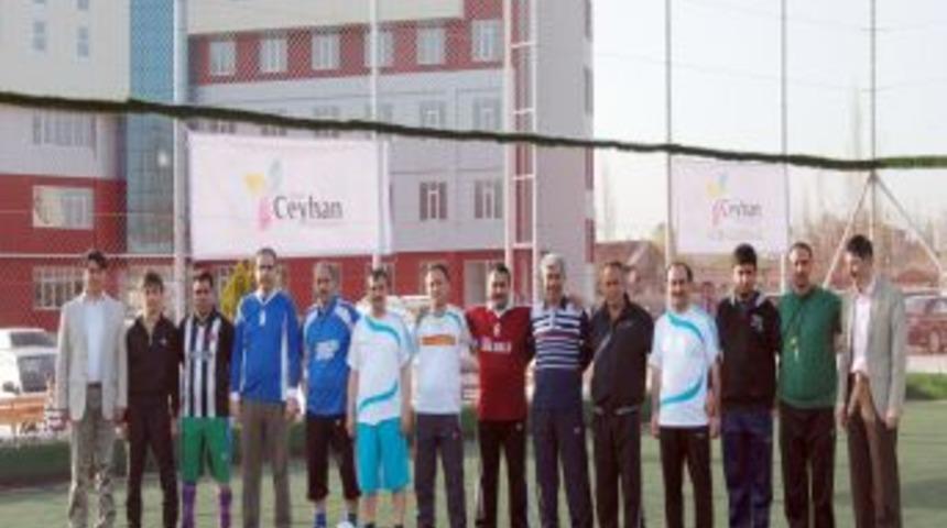 &Ouml;zel Ceyhan&rsquo;da Veliler Turnuvada Buluşuyor