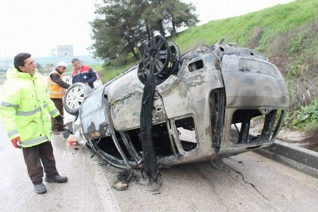 Bursa'da Köprüden Uçan Otomobil Yandı: 4 Yaralı