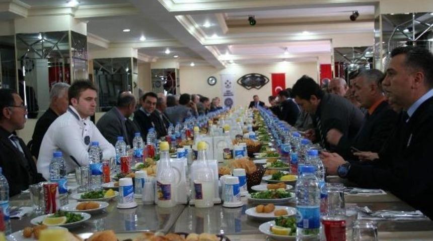 Kars’ta Eminyet Personeli Şehit Ve Gazi Aileleriyle Yemekte Biraraya Geldi