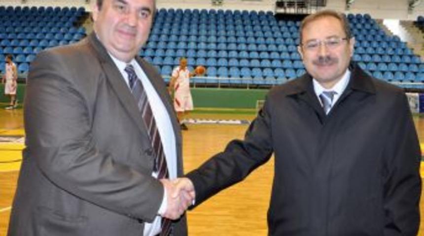 T&uuml;rk Ve Yunan Polisi Dostluk Ma&ccedil;ı Yaptı