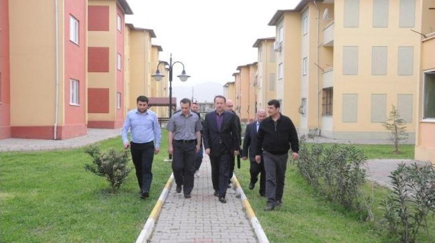 Başkan Karabalık Site Sakinlerini Ziyaret Etti