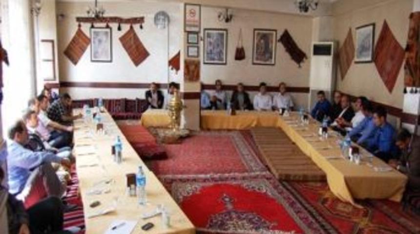 Eğitim-bir-sen K&ouml;y Okullarının Y&ouml;neticileri İle Bir Araya Geldi