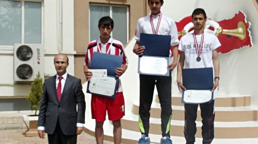 Adıyaman&rsquo;da Polis Haftası Yol Koşusu D&uuml;zenlendi