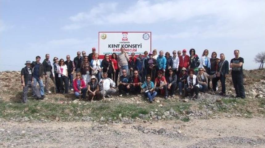 Kadın Meclisi &Uuml;yeleri Fidan Dikti