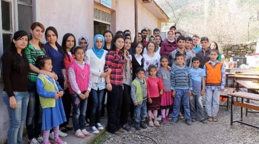 Gaün’lü Öğrenciler Tarafından Köklü Köyü Okulu Tamir Edildi