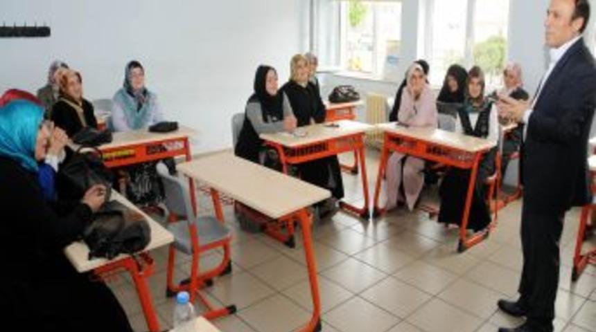 Anneler &Ouml;ğrenci, Belediye Başkanı Osman Gen&ccedil; &Ouml;ğretmen Oldu