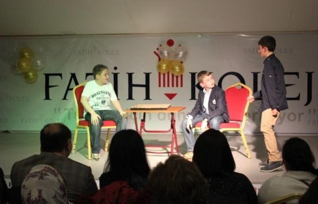 &Ouml;ğrenciler İngilizce Ş&ouml;leninde Buluştu