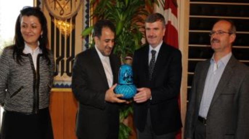 D8 Genel Sekreteri Musavi, Başkan Aky&uuml;rek&rsquo;i Ziyaret Etti