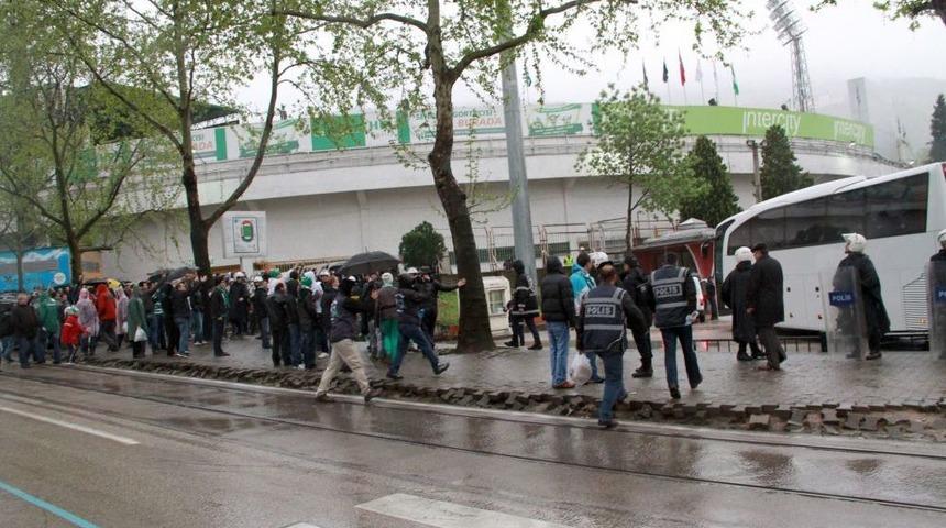 Beşiktaş, Geniş G&uuml;venlik &Ouml;nlemleri I&ccedil;inde Stada Geldi