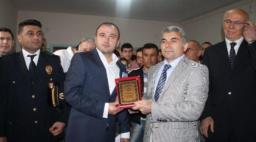 Fatsa Kaymakamı&rsquo;ndan Kızılay&rsquo;a Plaket