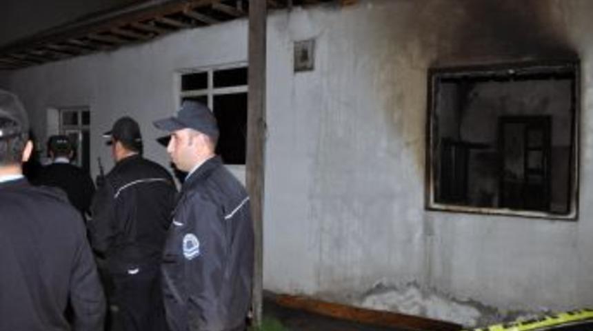 Malatya'da Yanan Evde Bir Kadın Hayatını Kaybetti