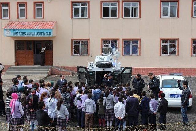 Öğrencilere Polislik Mesleğini Anlatıldı