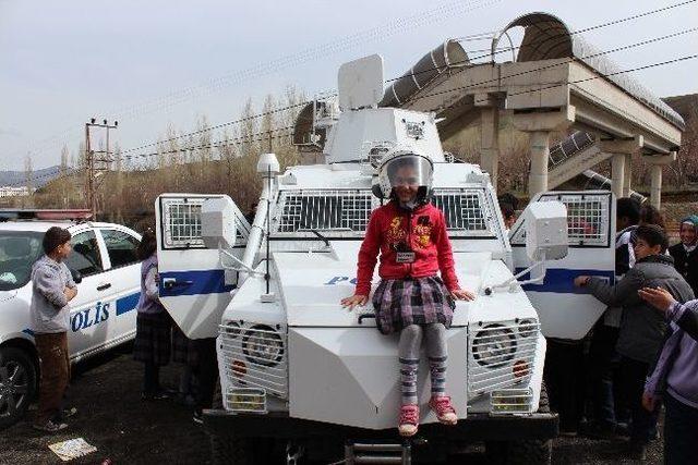 Öğrencilere Polislik Mesleğini Anlatıldı