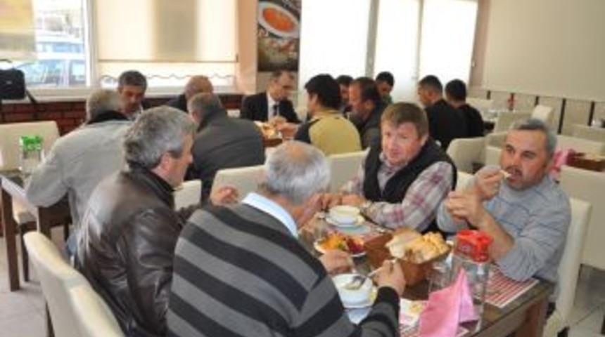 Fen işleri &ccedil;alışanları ile yemekli toplantı