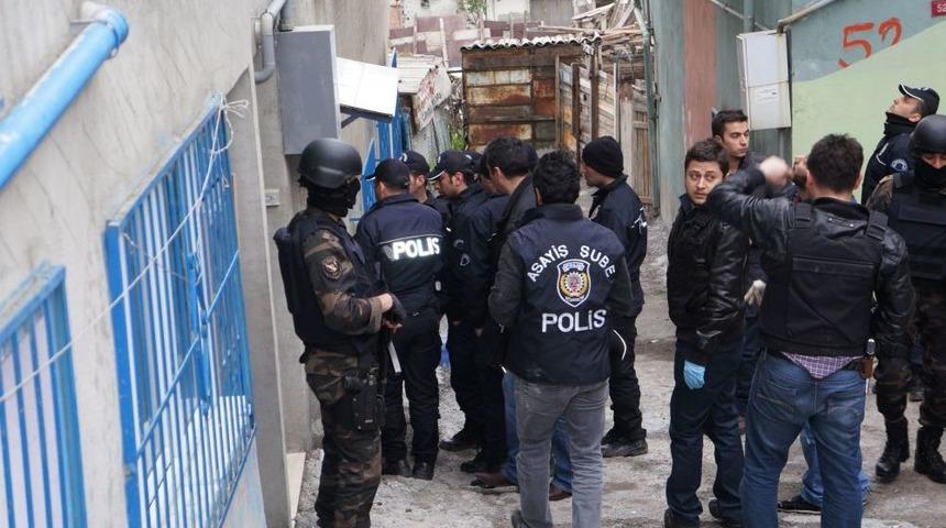 İstanbul'da Narkotik Ve Hırsızlık Operasyonu