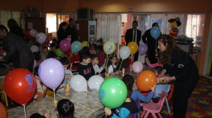 Kula Polisi, Anaokulu &Ouml;ğrencilerini Ziyaret Etti