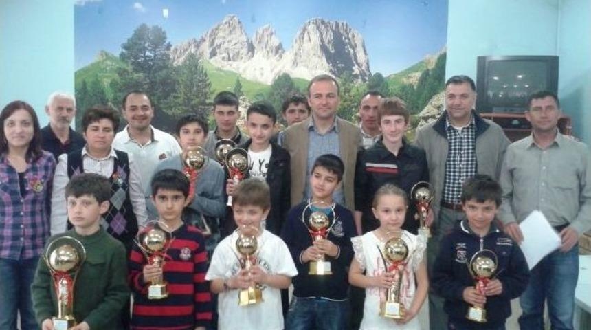 D&uuml;zce Cumayeri Kaymakamlık Kupası Satran&ccedil; Turnuvası Sonu&ccedil;landı
