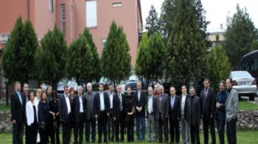 Slovak B&uuml;y&uuml;kel&ccedil;i Zachar, &Ccedil;ubukluları Ağırladı